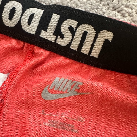 Nike Red Leggings size S - Picture 2 of 3